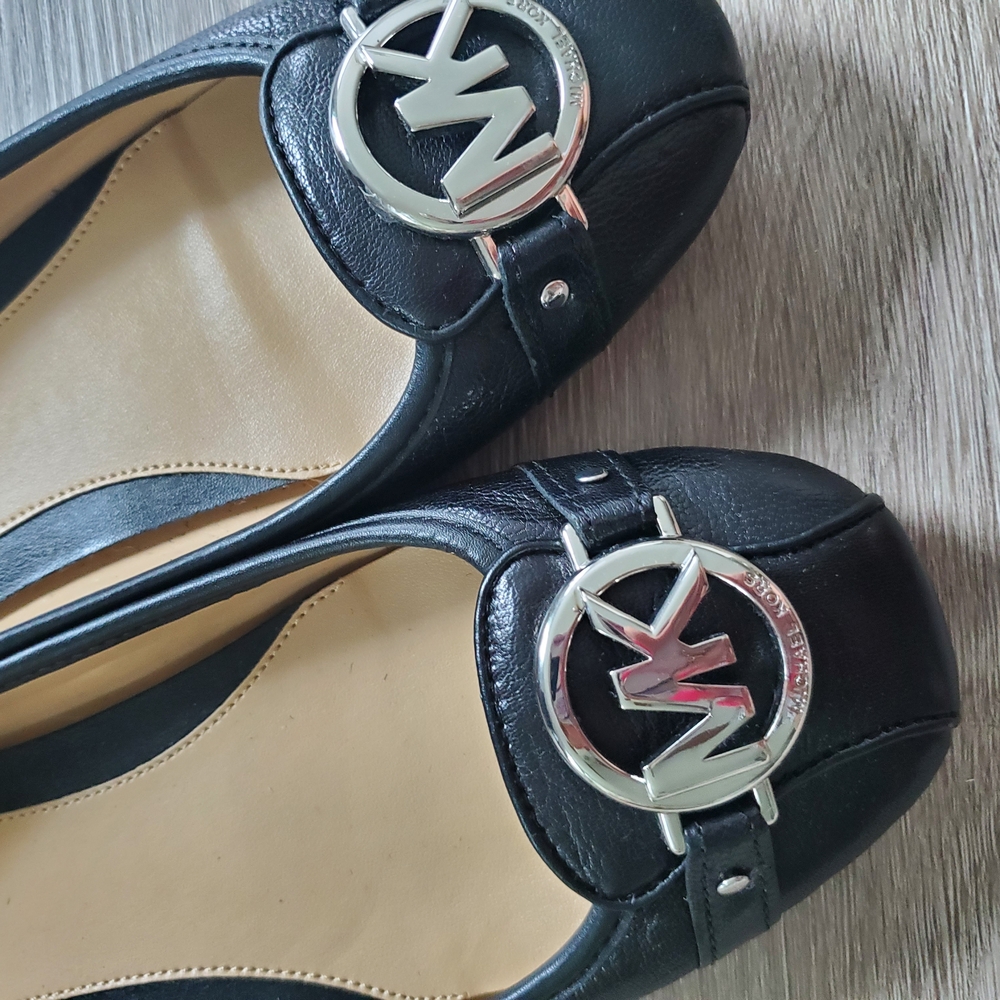 Women's Black Leather Flats
